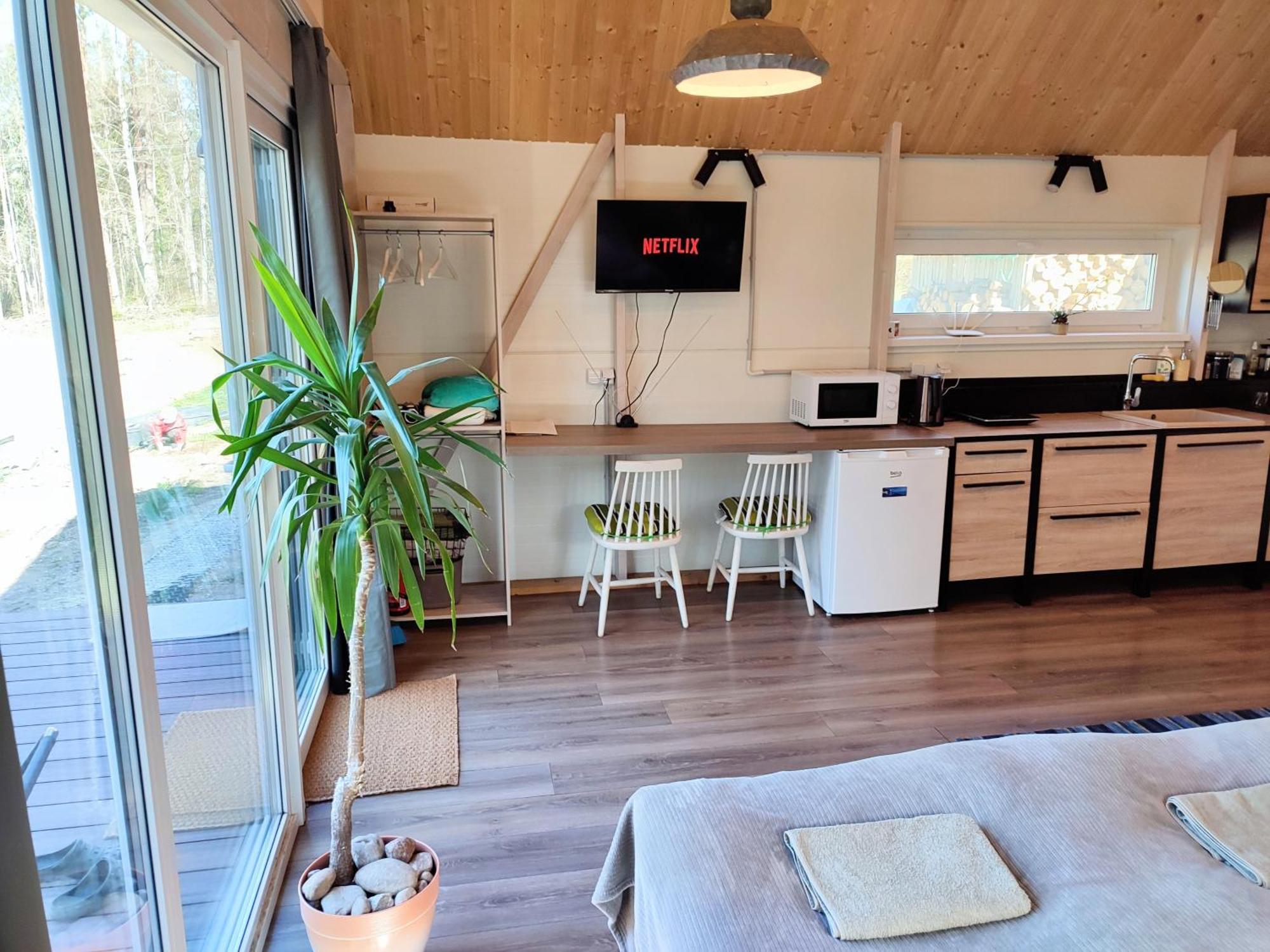 Modern Sauna Cabin In Horse Ranch Liyeplauke 外观 照片
