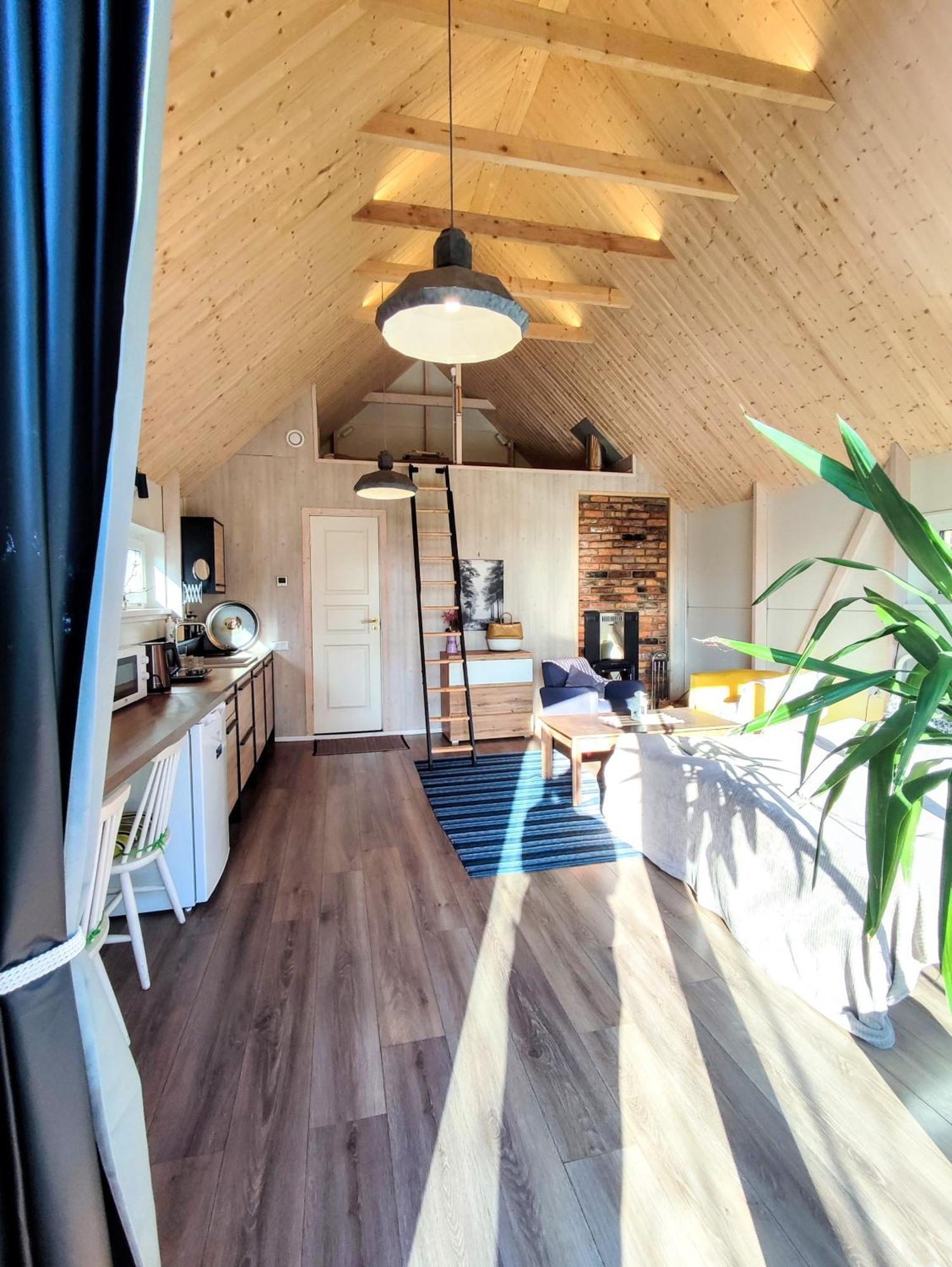 Modern Sauna Cabin In Horse Ranch Liyeplauke 外观 照片