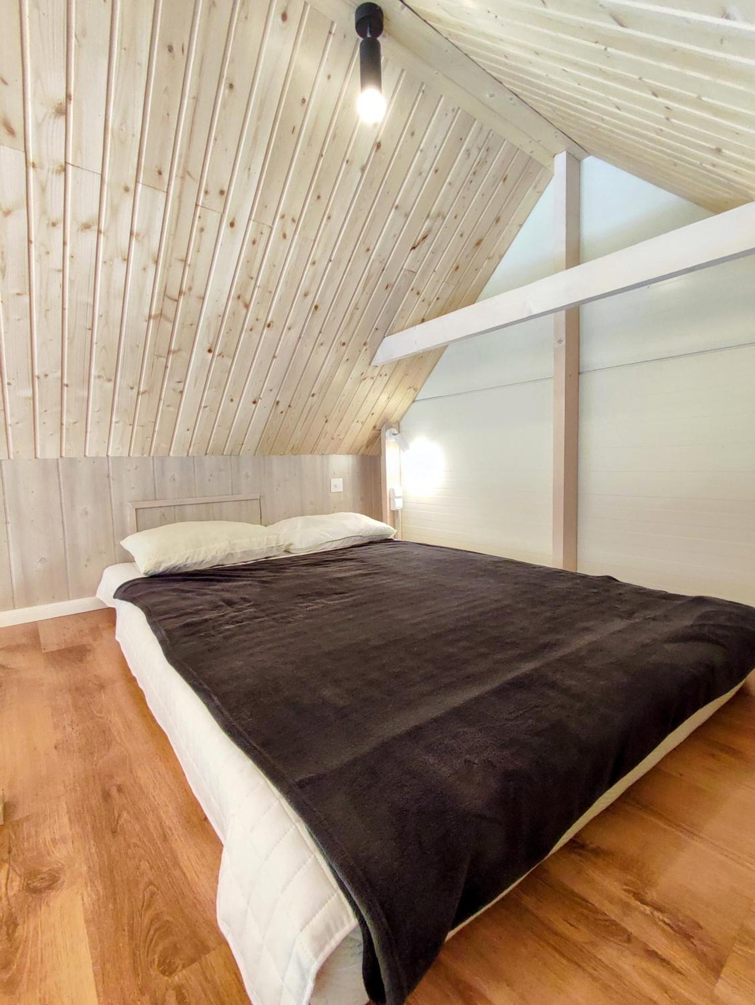 Modern Sauna Cabin In Horse Ranch Liyeplauke 外观 照片